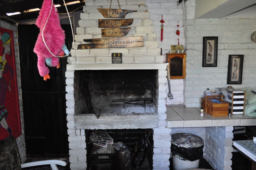 6 Bedroom Property for Sale in Wavecrest Eastern Cape